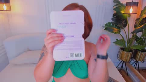 Snapshot of madissonmoore5 chatting on October 2, 2:24 pm madissonmoore5 online show from October 2, 2:24 pm