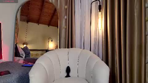 Snapshot of madissonone1 chatting on July 19, 2:15 am MADISSOONE online show from July 19, 2:15 am