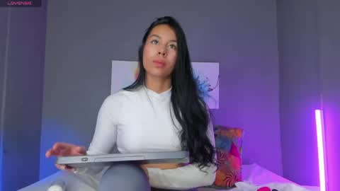 Snapshot of madissonshakur19 chatting on June 5, 5:29 pm Madi online show from June 5, 5:29 pm
