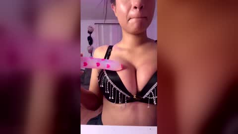 Snapshot of madisthereee chatting on March 17, 5:22 am madisthereee online show from March 17, 5:22 am