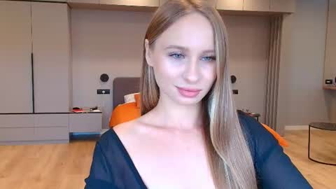 Snapshot of madlen_new chatting on June 13, 10:35 am Madlen online show from June 13, 10:35 am