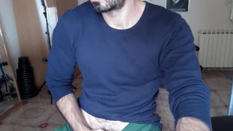 Snapshot of madmax20x chatting on December 15, 12:42 pm madmax20x online show from December 15, 12:42 pm