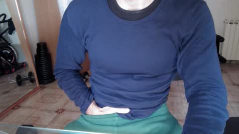 Snapshot of madmax20x chatting on December 19, 12:23 pm madmax20x online show from December 19, 12:23 pm