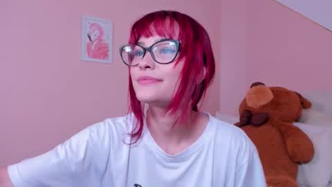 Mae Lyra online show from October 30, 11:22 am