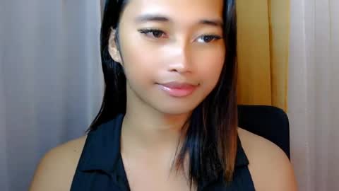 mae online show from July 21, 10:17 am