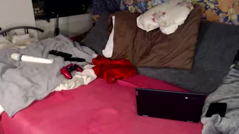 Snapshot of maemariposa chatting on January 11, 5:01 am Mae Mariposa online show from January 11, 5:01 am