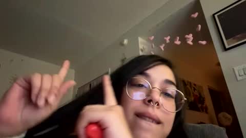 Snapshot of maemariposa chatting on February 21, 12:55 am Mae Mariposa online show from February 21, 12:55 am