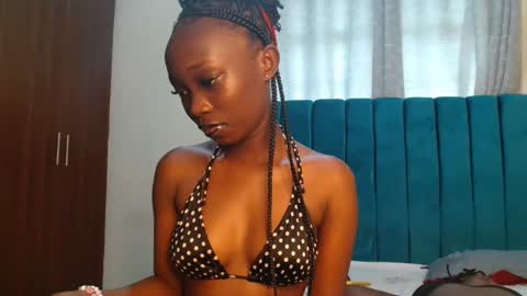 Maeve online show from December 12, 9:19 am