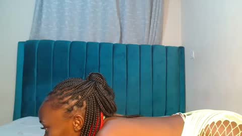 Maeve online show from December 13, 5:10 pm