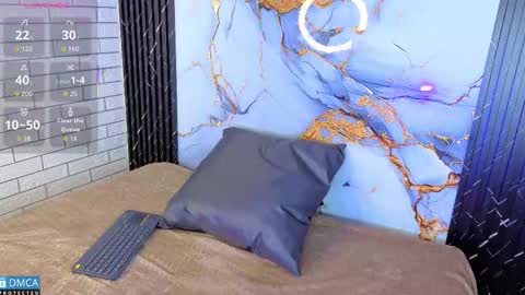 maevekuro online show from November 18, 3:01 am