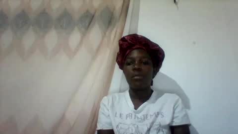 Snapshot of maevre_ chatting on February 3, 3:37 am maevre_ online show from February 3, 3:37 am