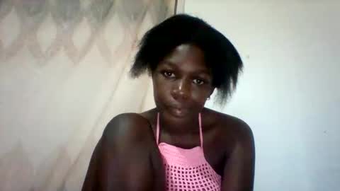 Snapshot of maevre_ chatting on February 11, 10:20 am maevre_ online show from February 11, 10:20 am