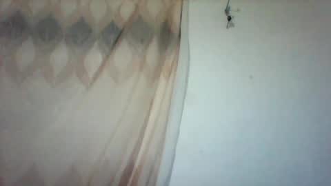 Snapshot of maevre_ chatting on February 12, 8:31 am maevre_ online show from February 12, 8:31 am