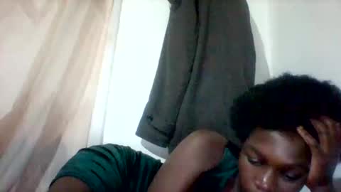 Snapshot of maevre_ chatting on February 19, 9:11 pm maevre_ online show from February 19, 9:11 pm