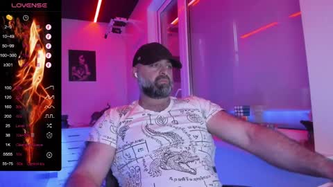 Snapshot of magabear chatting on May 26, 2:07 am Magabear online show from May 26, 2:07 am