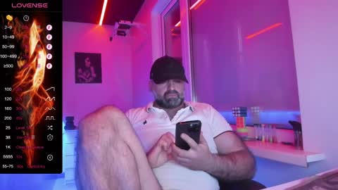 Snapshot of magabear chatting on May 31, 3:26 am Magabear online show from May 31, 3:26 am