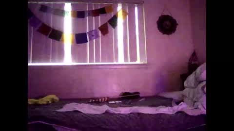 Snapshot of magdalena_805 chatting on December 4, 12:42 am magdalena_805 online show from December 4, 12:42 am