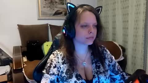 Nicole online show from November 17, 4:24 pm