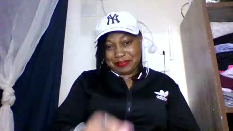 Snapshot of magdalinemus chatting on June 27, 10:59 pm magdalinemus online show from June 27, 10:59 pm