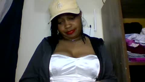 Snapshot of magdalinemus chatting on June 30, 11:17 pm magdalinemus online show from June 30, 11:17 pm