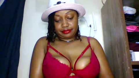 Snapshot of magdalinemus chatting on July 7, 1:30 am magdalinemus online show from July 7, 1:30 am