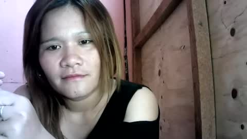 Snapshot of mages_1995 chatting on June 19, 5:23 am mages_1995 online show from June 19, 5:23 am