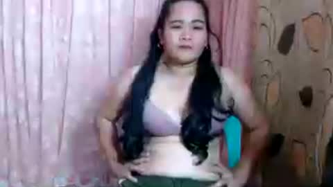 Snapshot of mages_1995 chatting on July 28, 1:21 pm mages_1995 online show from July 28, 1:21 pm