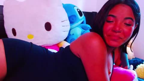 Snapshot of maggie_love77 chatting on February 21, 10:33 pm maggie online show from February 21, 10:33 pm