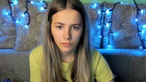 Maggie online show from November 3, 3:52 am