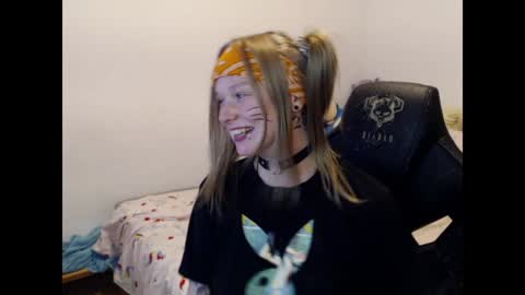 Snapshot of maggieswaggy chatting on December 10, 8:05 pm Magdalene Swaggy online show from December 10, 8:05 pm