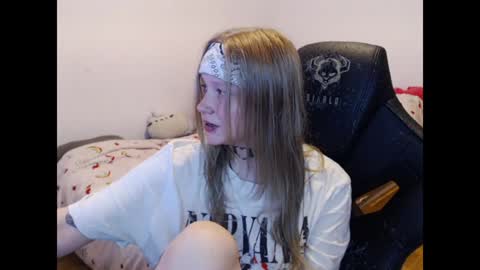 Snapshot of maggieswaggy chatting on December 13, 7:43 pm Magdalene Swaggy online show from December 13, 7:43 pm