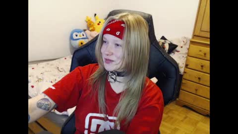 Snapshot of maggieswaggy chatting on January 11, 7:38 pm Magdalene Swaggy online show from January 11, 7:38 pm