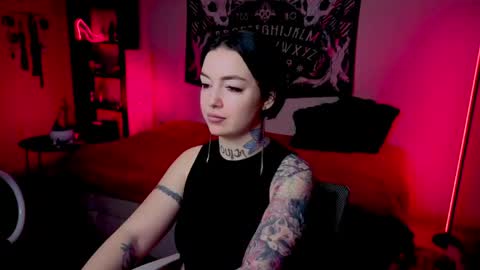 Snapshot of magic_alie chatting on May 6, 6:57 pm Magic Allie online show from May 6, 6:57 pm