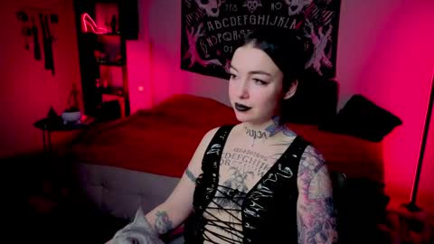 Snapshot of magic_alie chatting on May 13, 8:06 pm Magic Allie online show from May 13, 8:06 pm