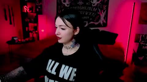 Snapshot of magic_alie chatting on June 18, 8:46 pm Magic Allie online show from June 18, 8:46 pm