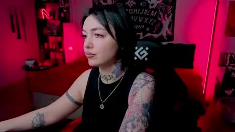 Snapshot of magic_alie chatting on June 21, 8:44 pm Magic Allie online show from June 21, 8:44 pm