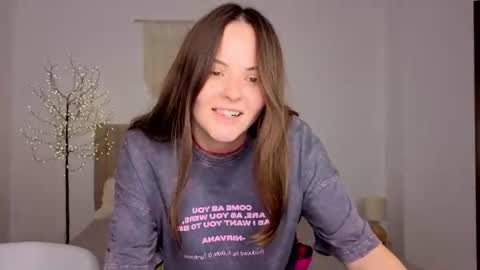 Snapshot of magic_bunnyy chatting on July 11, 6:38 am Milly online show from July 11, 6:38 am