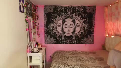 Snapshot of magic_clairewitch chatting on January 17, 1:13 pm Claire online show from January 17, 1:13 pm