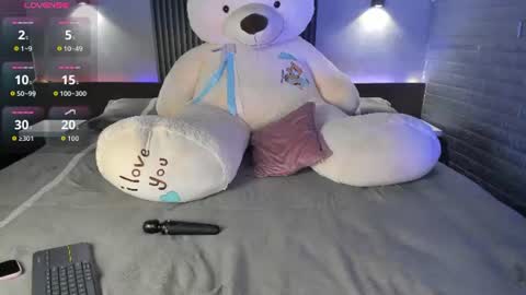 Snapshot of magic_conny chatting on June 19, 5:34 am Cony online show from June 19, 5:34 am