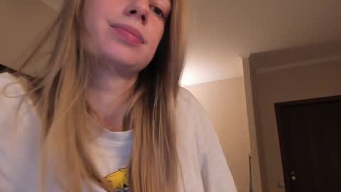 Snapshot of magic_couple13 chatting on December 4, 1:09 pm Alice online show from December 4, 1:09 pm