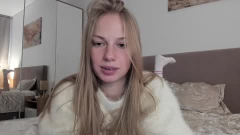 Alice  online show from October 24, 12:45 pm