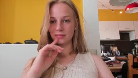 Alice  online show from August 5, 1:58 pm