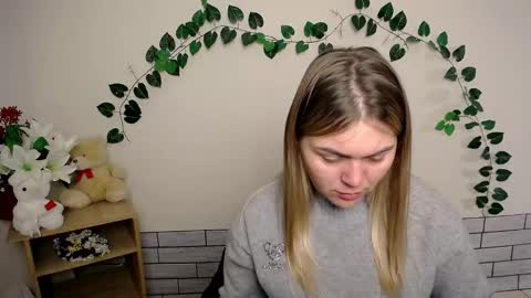 magic_katarina_ online show from December 12, 8:25 am