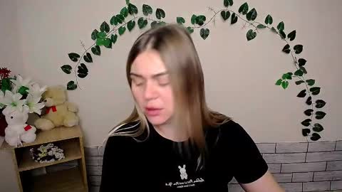 magic_katarina_ online show from February 3, 7:18 am