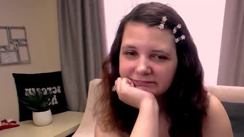 Snapshot of magic_kristy chatting on May 13, 7:39 am Kristy online show from May 13, 7:39 am
