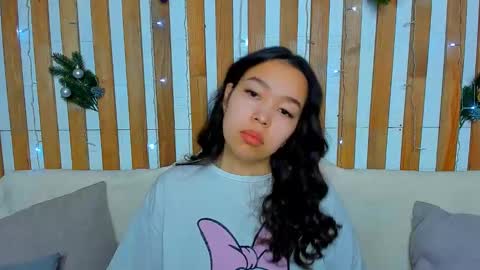 Snapshot of magic_lee chatting on December 15, 1:57 am Agata online show from December 15, 1:57 am