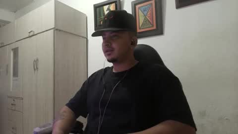 magic_milk23 online show from September 21, 4:14 am