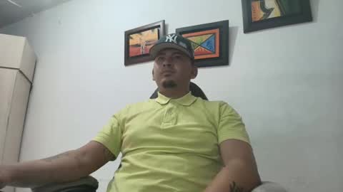 magic_milk23 online show from October 28, 5:11 am