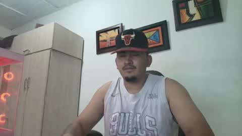 magic_milk23 online show from November 22, 7:29 am