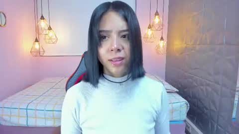 Snapshot of magic_oliviah chatting on June 17, 1:12 pm Oliviah online show from June 17, 1:12 pm